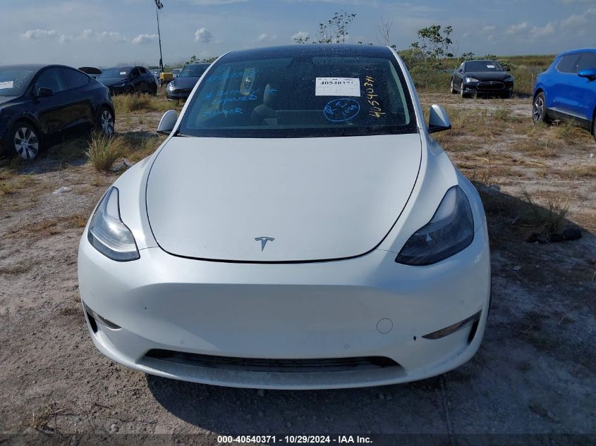 VIN 7SAYGDEF2NF327711 2022 TESLA MODEL Y no.6