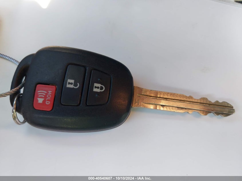 2017 TOYOTA RAV4 LE - JTMZFREV5HJ142428