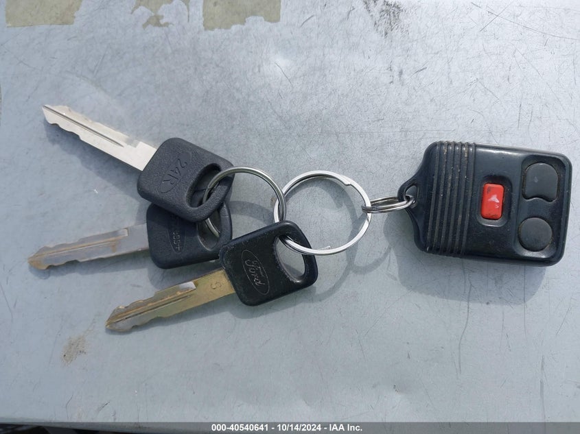 2003 Ford F-250 Lariat/Xl/Xlt VIN: 1FTNW21P43EB81350 Lot: 40540641