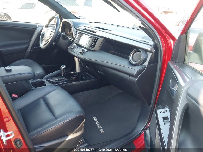2016 TOYOTA RAV4 SE - JTMJFREV9GJ078857