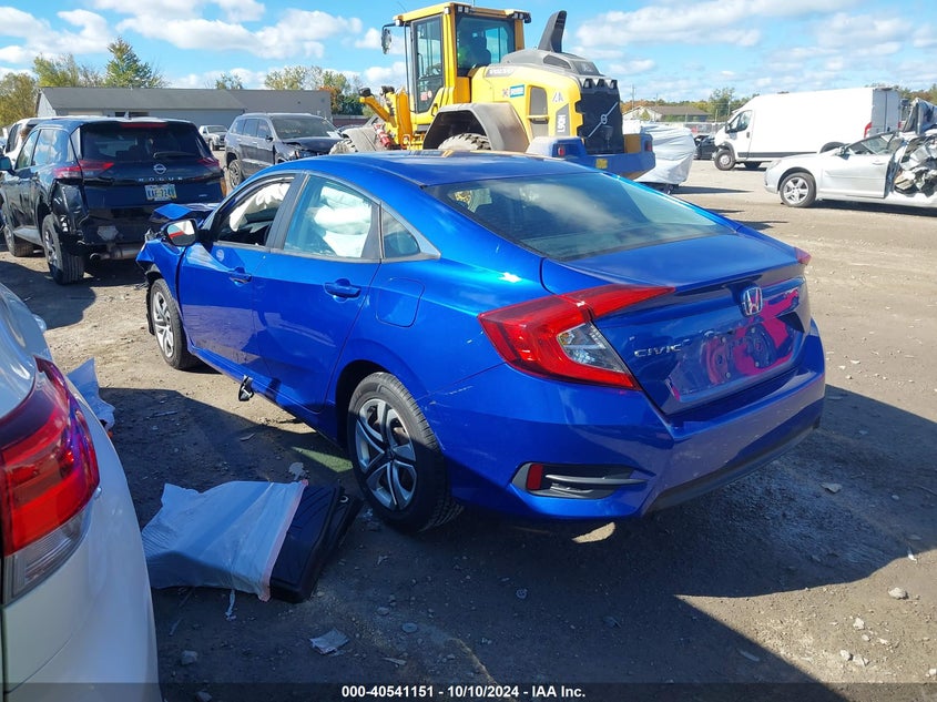 VIN 19XFC2F5XJE010589 2018 HONDA CIVIC LX