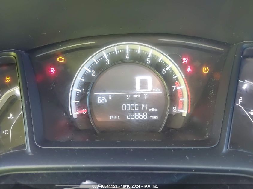 19XFC2F5XJE010589 2018 Honda Civic Lx