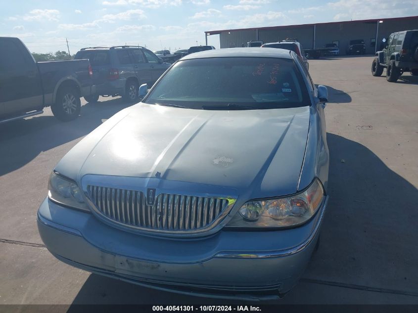 2005 Lincoln Town Car Signature Limited VIN: 1LNHM82WX5Y624027 Lot: 40541301