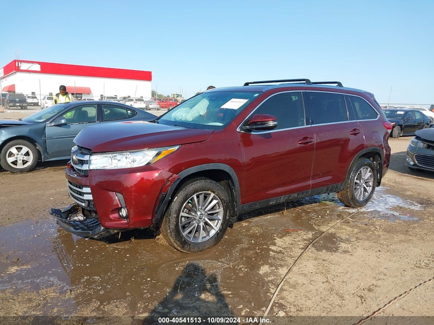 Image 2 of 2019 Toyota Highlander  salvage vehicle - Lot #40541513 at IAAI