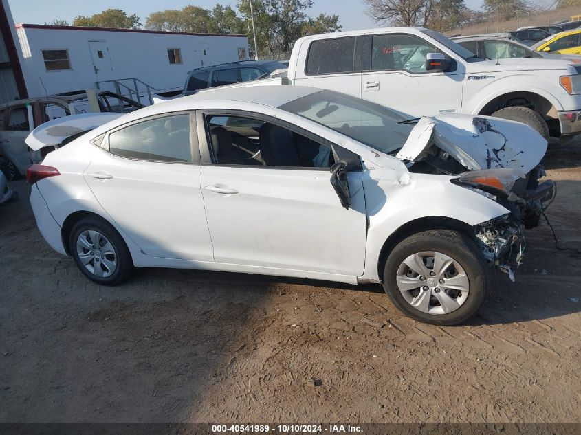 5NPDH4AE0GH725686 2016 Hyundai Elantra Se