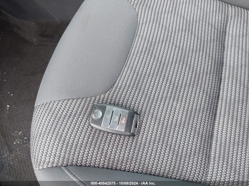 VIN KNDCB3LC7K5264272 2019 KIA NIRO LX