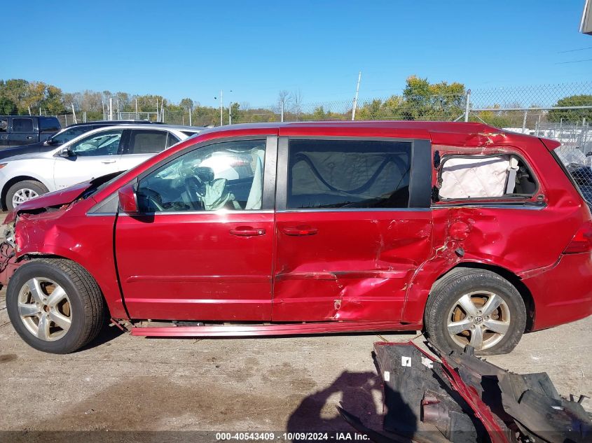 2V4RW3D13AR236617 2010 Volkswagen Routan Se