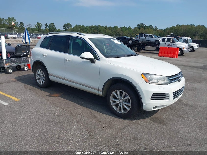 2014 VOLKSWAGEN TOUAREG 3.6L SPORT - WVGEF9BP3ED005630