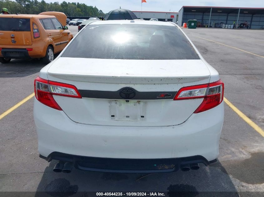 4T1BF1FK1EU739878 2014 Toyota Camry Se