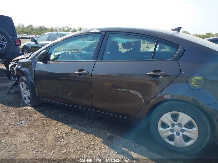 3KPFK4A70JE226832 2018 Kia Forte Lx