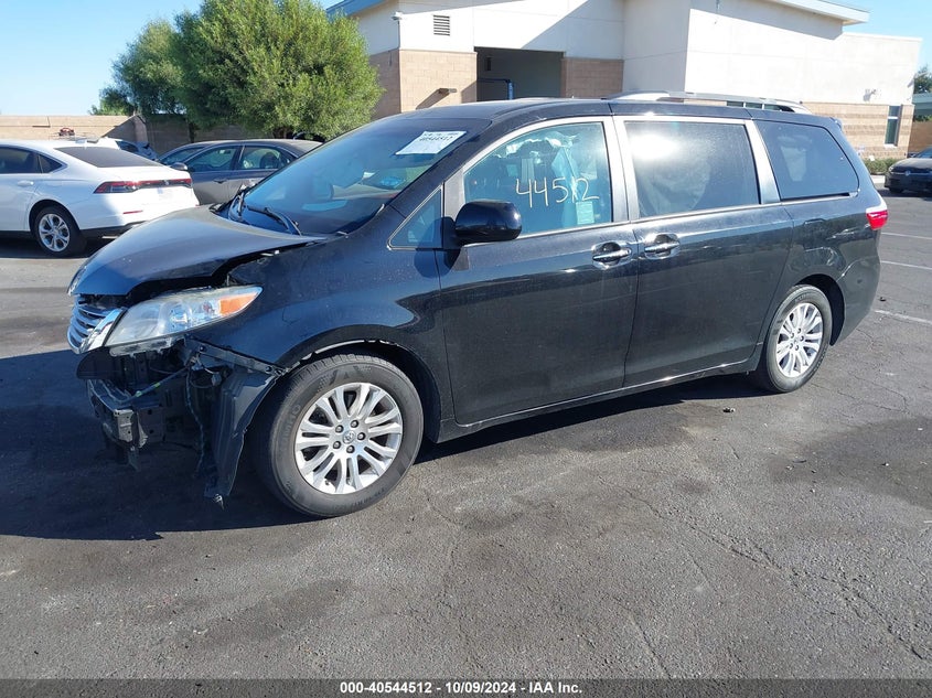 2017 TOYOTA SIENNA XLE 8 PASSENGER - 5TDYZ3DC8HS844892