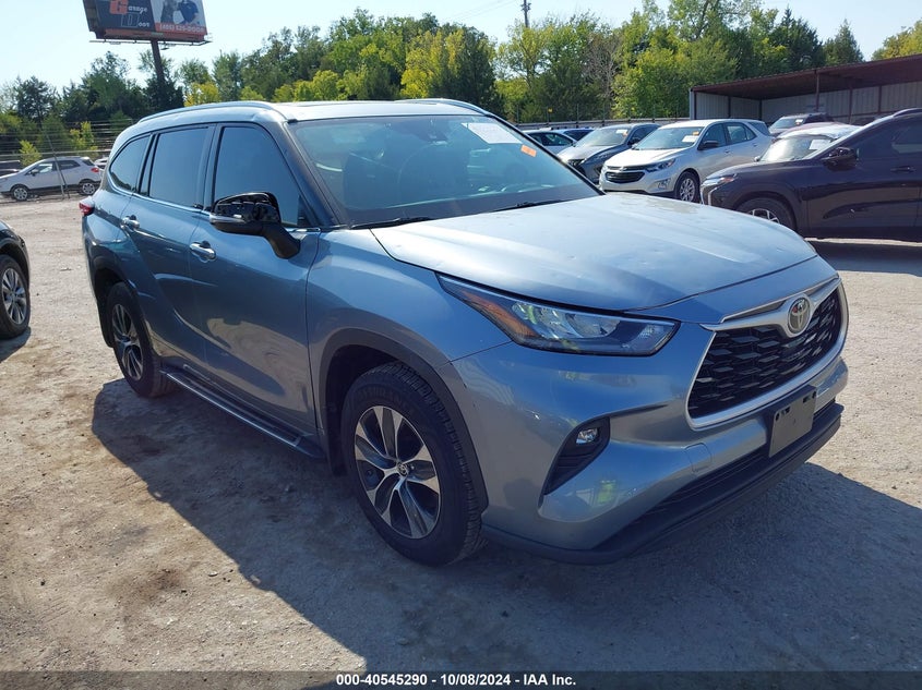 TOYOTA HIGHLANDER XLE 2020