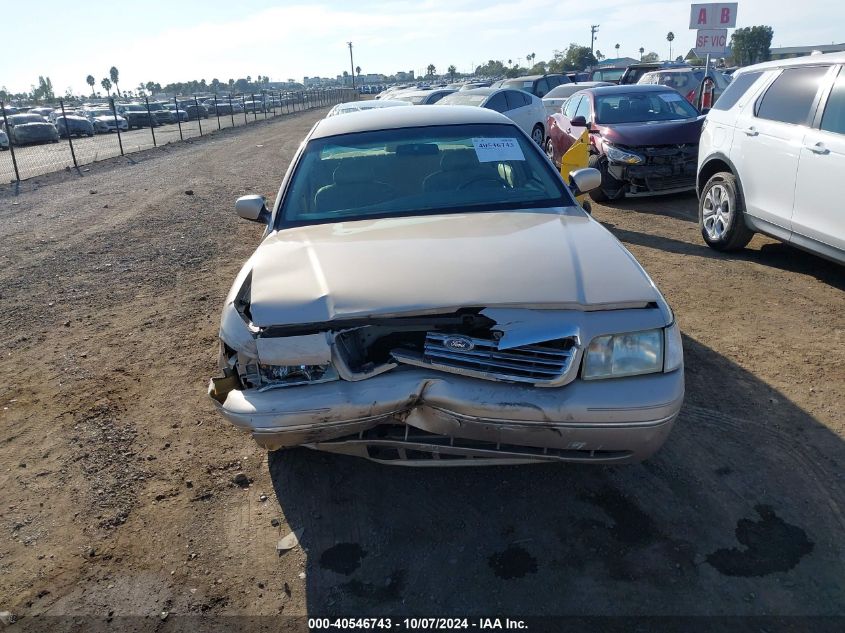 1998 Ford Crown Victoria VIN: 2FAFP73W0WX125305 Lot: 40546743