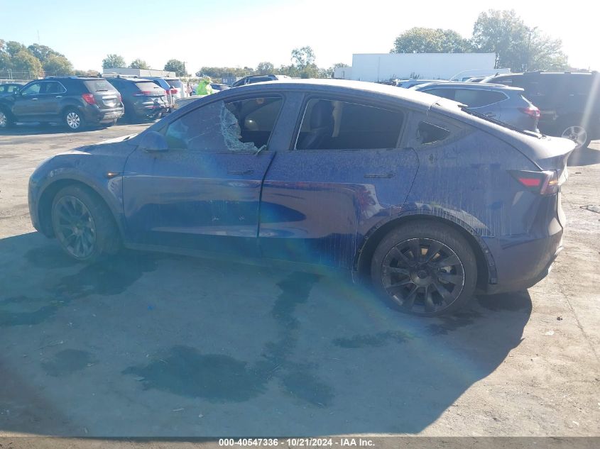 2022 Tesla Model Y Long Range Dual Motor All-Wheel Drive VIN: 7SAYGDEE0NF481051 Lot: 40547336