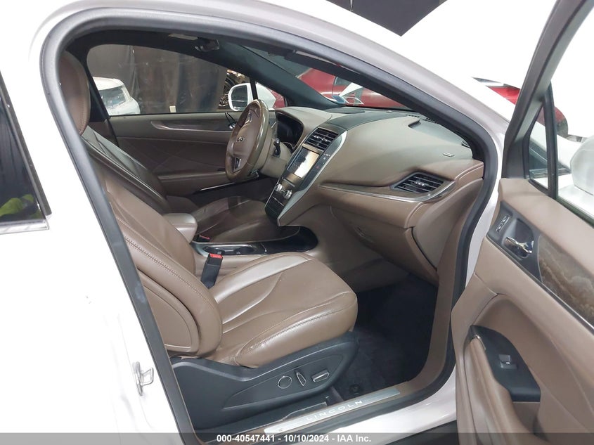 VIN 5LMCJ3D98HUL54737 2017 LINCOLN MKC RESERVE