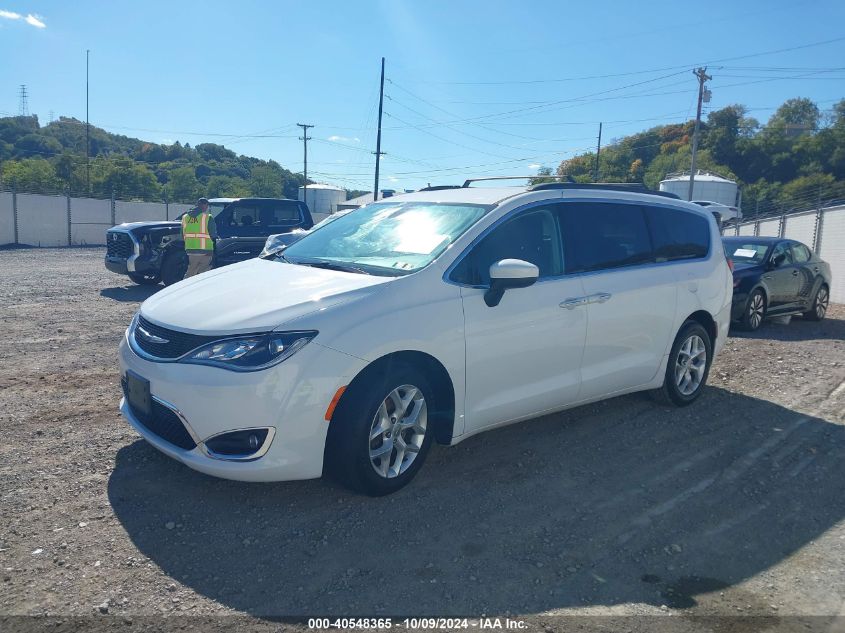 2C4RC1BG4HR832327 2017 CHRYSLER PACIFICA - Image 2