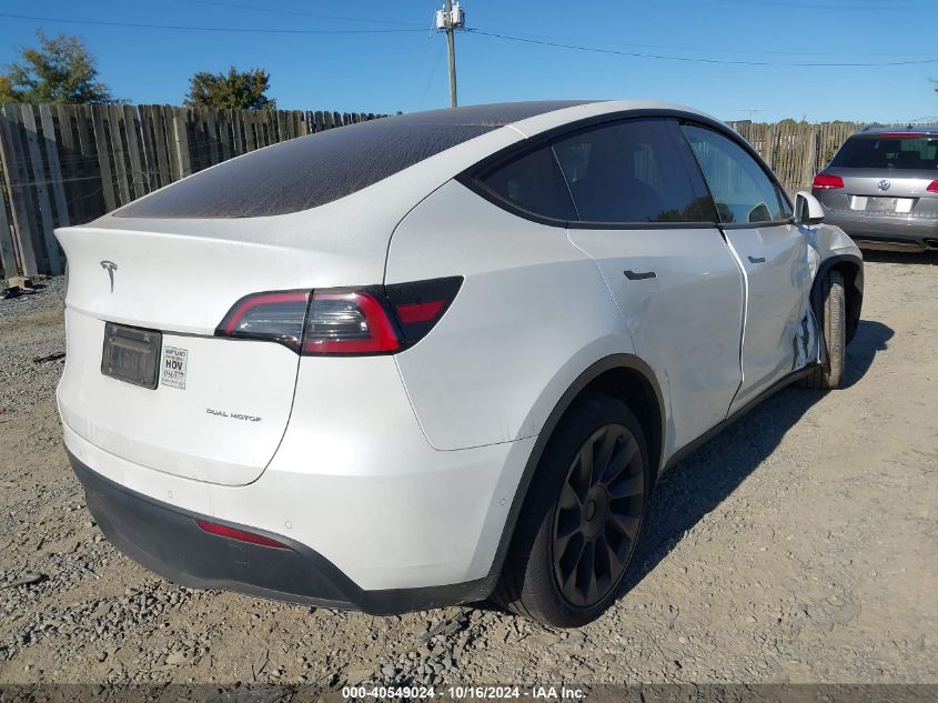 2022 Tesla Model Y Long Range Dual Motor All-Wheel Drive VIN: 7SAYGDEE1NF370962 Lot: 40549024