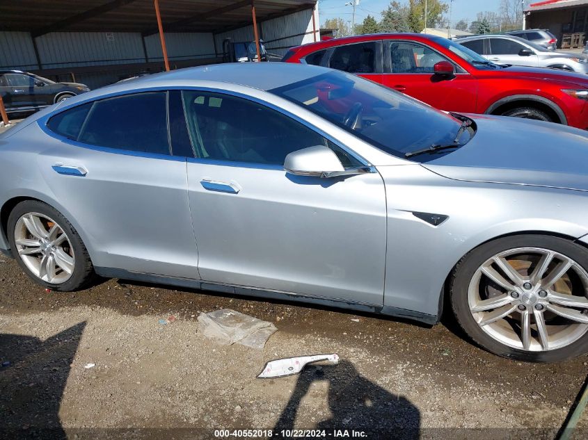 2015 Tesla Model S 70D/85D/P85D VIN: 5YJSA1E25FF111739 Lot: 40552018