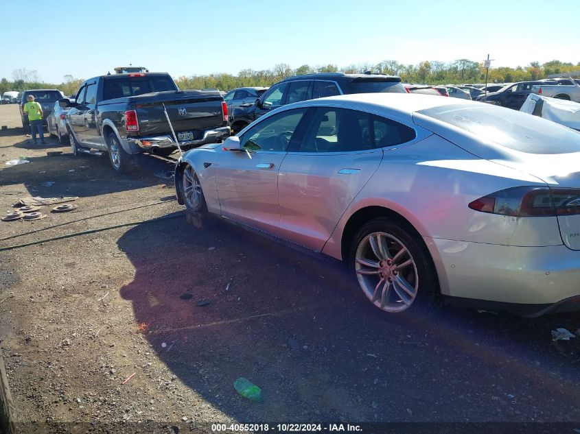 2015 Tesla Model S 70D/85D/P85D VIN: 5YJSA1E25FF111739 Lot: 40552018