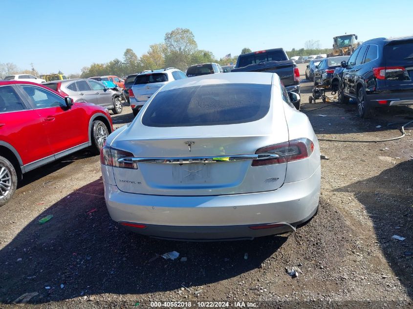 2015 Tesla Model S 70D/85D/P85D VIN: 5YJSA1E25FF111739 Lot: 40552018