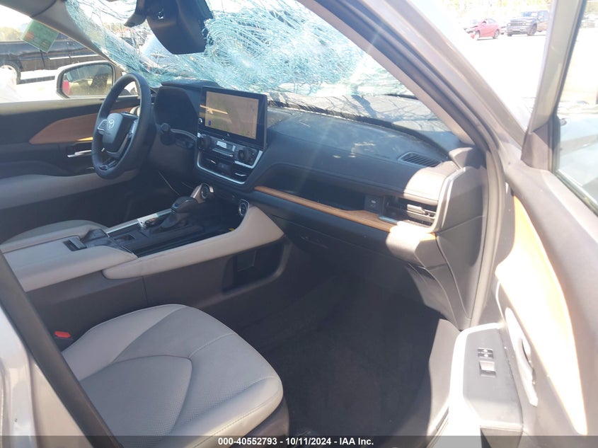 2024 TOYOTA GRAND HIGHLANDER HYBRID LIMITED - 5TDACAB53RS014818