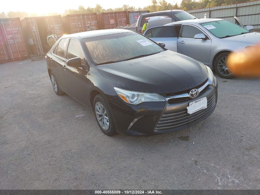 4T1BF1FK1HU732868 2017 TOYOTA CAMRY - Image 1