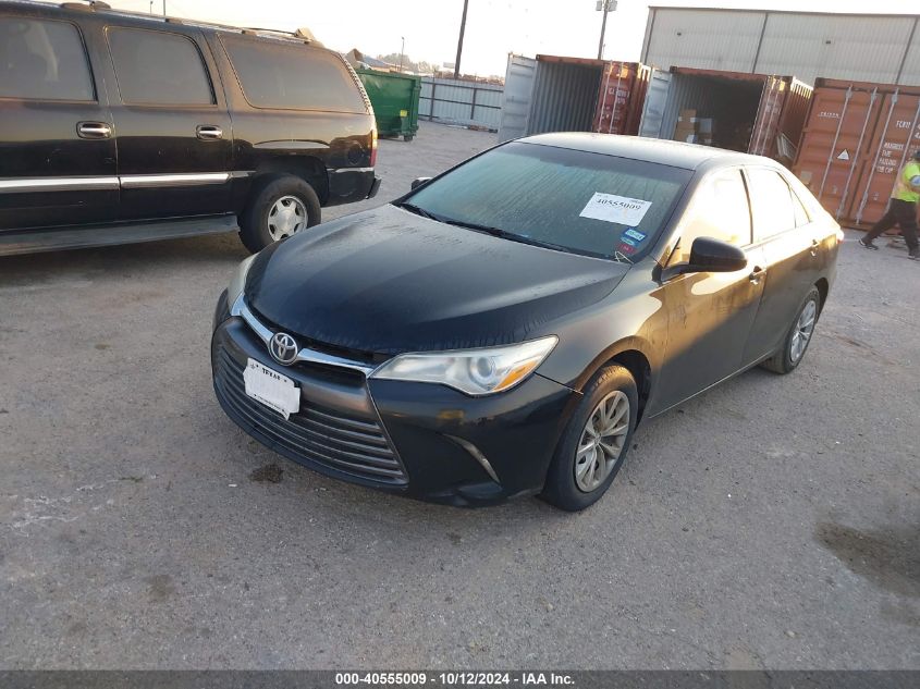 4T1BF1FK1HU732868 2017 TOYOTA CAMRY - Image 2