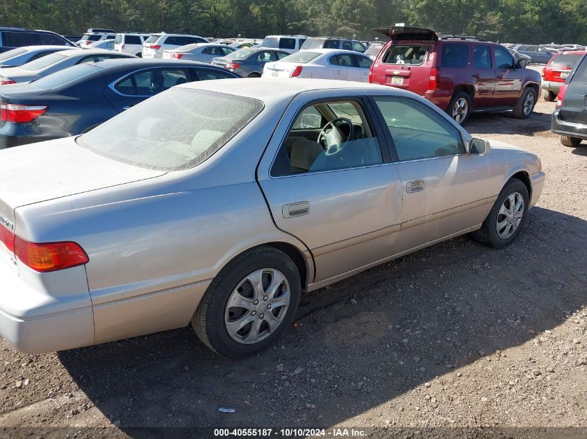 2000 Toyota Camry Le V6 VIN: 4T1BF22K5YU950369 Lot: 40555187