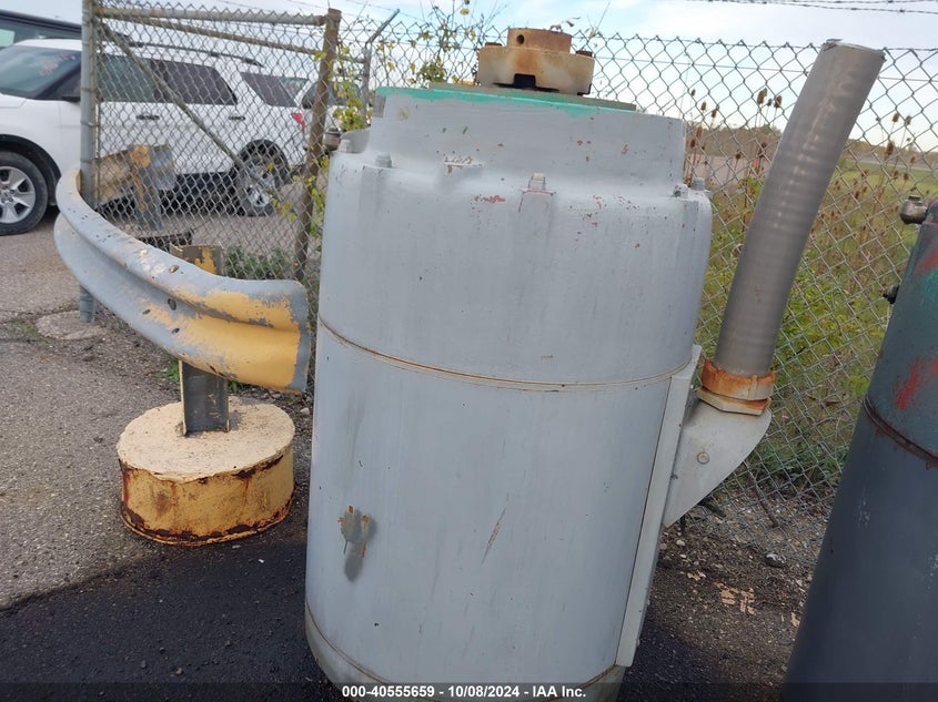 2000 UNKNOWN INDUSTRIAL WATER PUMP