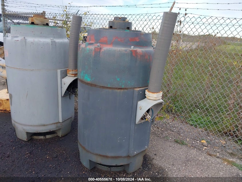 2000 UNKNOWN INDUSTRIAL WATER PUMP