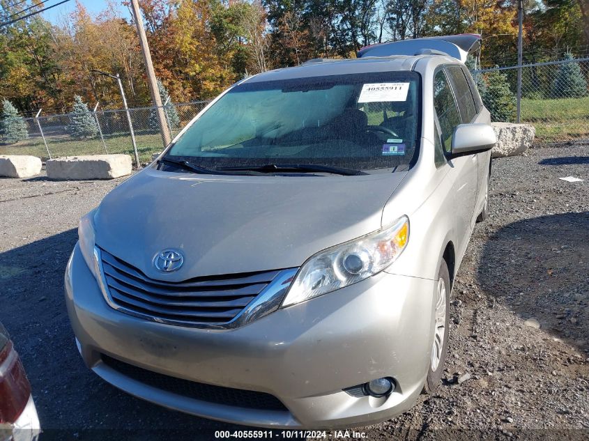 5TDYZ3DC2HS833614 2017 Toyota Sienna Xle 8 Passenger