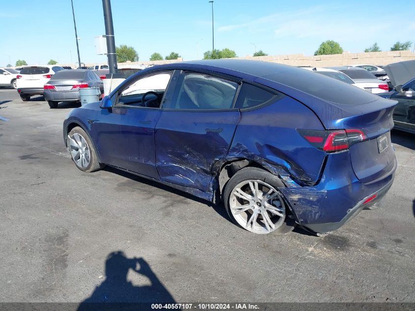 2022 Tesla Model Y Long Range Dual Motor All-Wheel Drive VIN: 7SAYGDEE8NF557874 Lot: 40557107