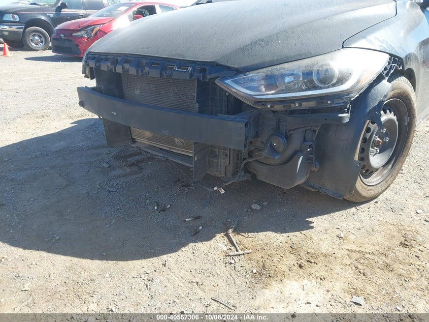 KMHD74LF0HU083417 2017 Hyundai Elantra Se