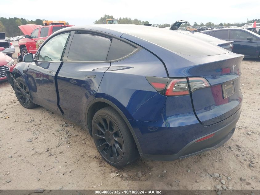 VIN 7SAYGAEE6NF515816 2022 TESLA MODEL Y no.3