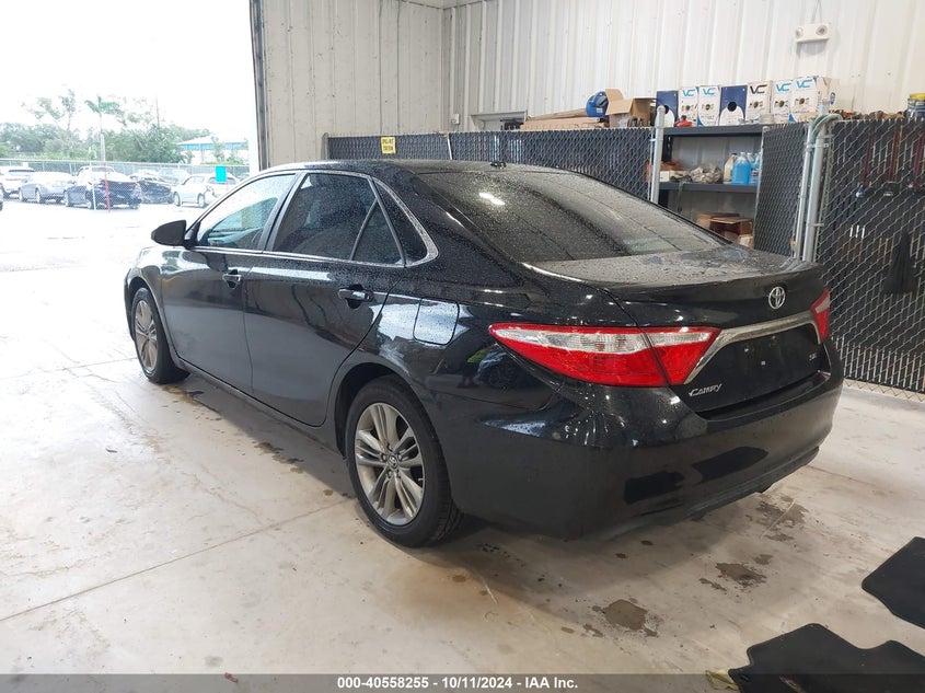 Image 3 of 2016 Toyota Camry  salvage vehicle - Lot #40558255 at IAAI