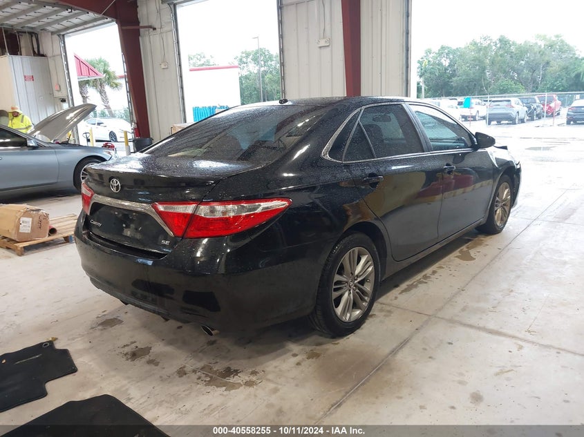 Image 4 of 2016 Toyota Camry  salvage vehicle - Lot #40558255 at IAAI