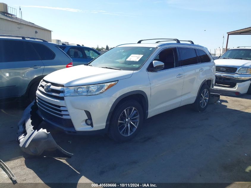 5TDKZRFH7HS511892 2017 TOYOTA HIGHLANDER - Image 2