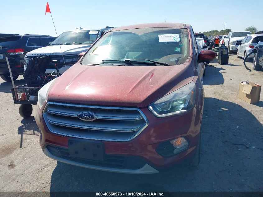 1FMCU9G95HUA62889 2017 Ford Escape Se