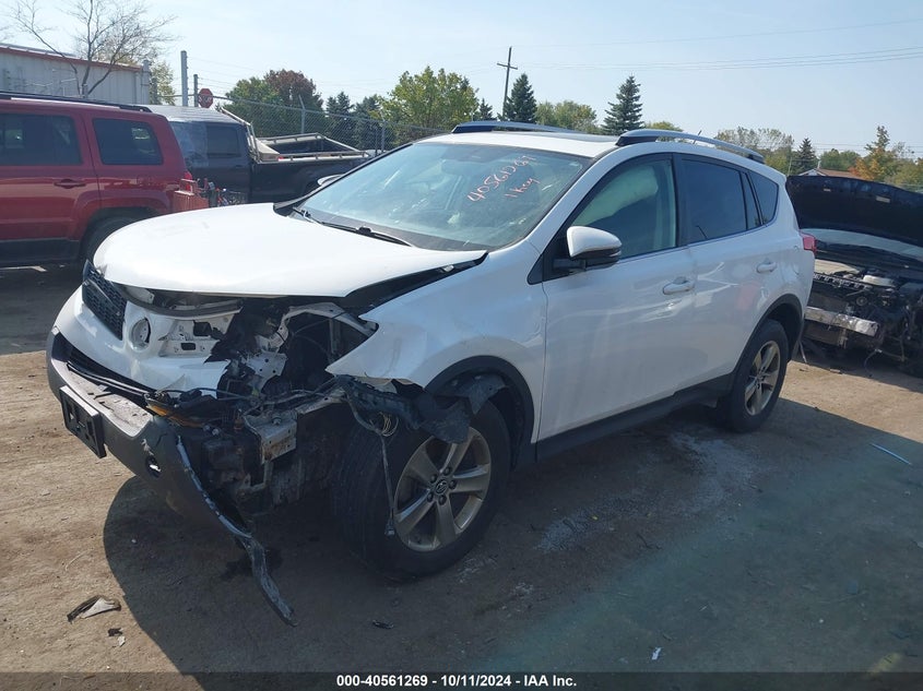 2015 TOYOTA RAV4 XLE - JTMRFREV7FD168959