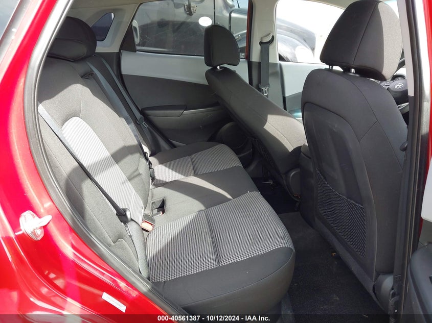 2019 HYUNDAI KONA SE - KM8K12AAXKU265637
