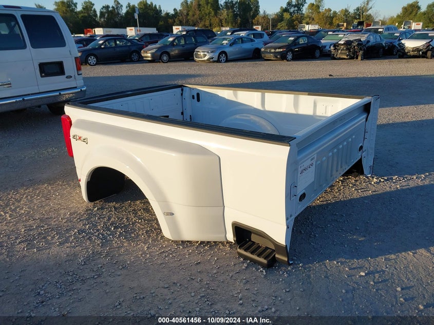 2022 UNKNOWN SUPER DUTY DUALLY BED