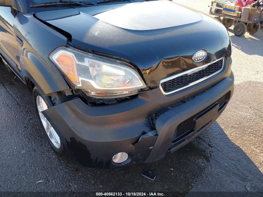 2011 Kia Soul + VIN: KNDJT2A29B7198823 Lot: 40562133