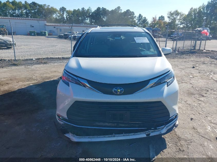 5TDYRKEC5MS062763 2021 Toyota Sienna Xle