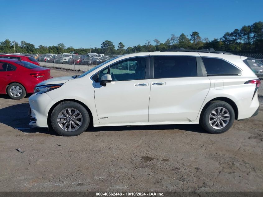 5TDYRKEC5MS062763 2021 Toyota Sienna Xle