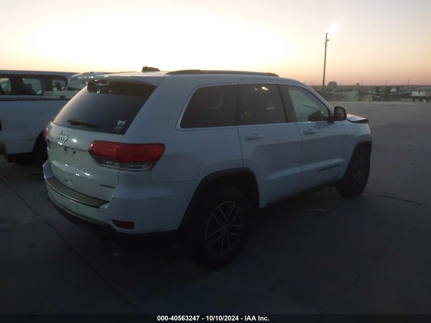VIN 1C4RJEAG2JC512789 2018 JEEP GRAND CHEROKEE LAREDO E 4X2