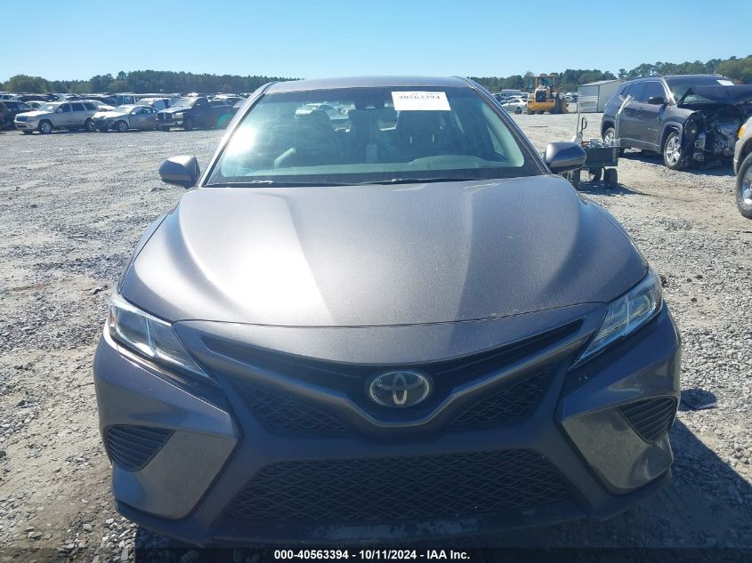 4T1B11HK2JU129929 2018 Toyota Camry Se