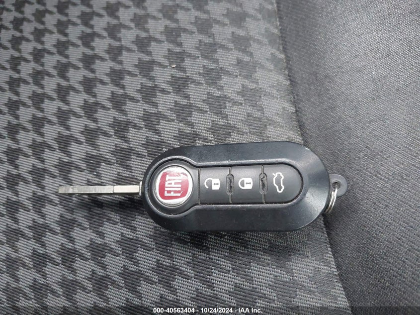 VIN 3C3CFFKH3JT377772 2018 FIAT 500 POP