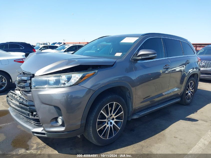 5TDJZRFH1JS860466 2018 TOYOTA HIGHLANDER - Image 2