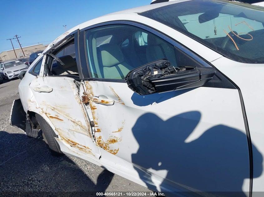 VIN 19XFC2F60KE206177 2019 HONDA CIVIC LX