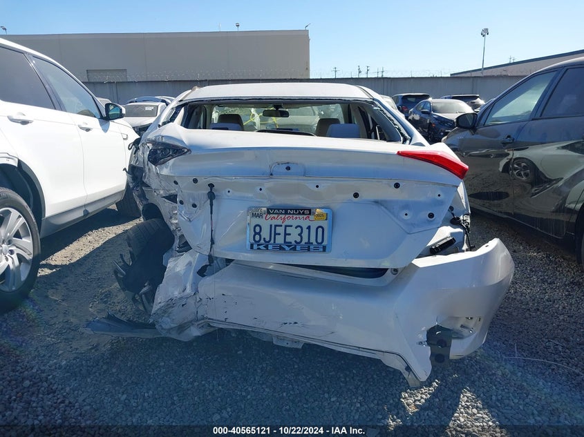 VIN 19XFC2F60KE206177 2019 HONDA CIVIC LX